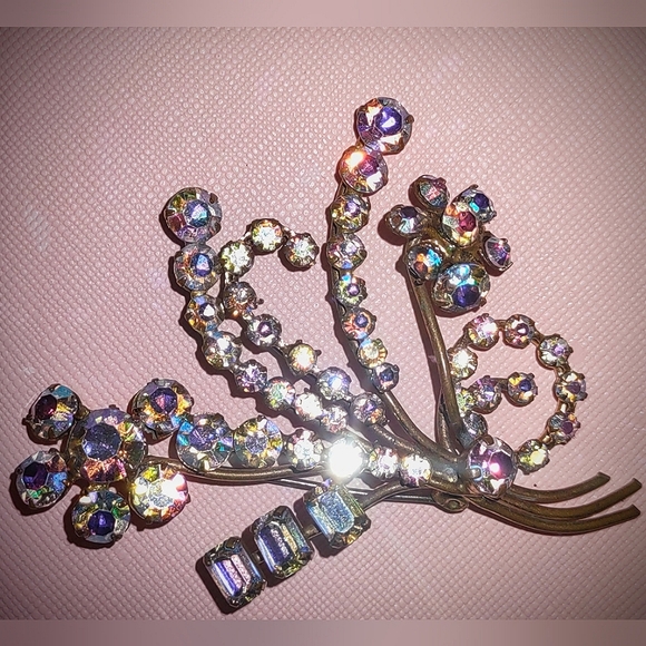 Restored Vintage AB Crystal Brooch - Picture 4 of 12